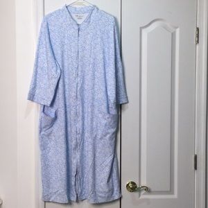 Tog shop xxl front zip 💯cotton robe euc